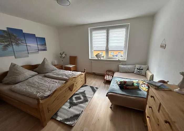 Gelbes Haus Seenland Ferienwohnungen Xl